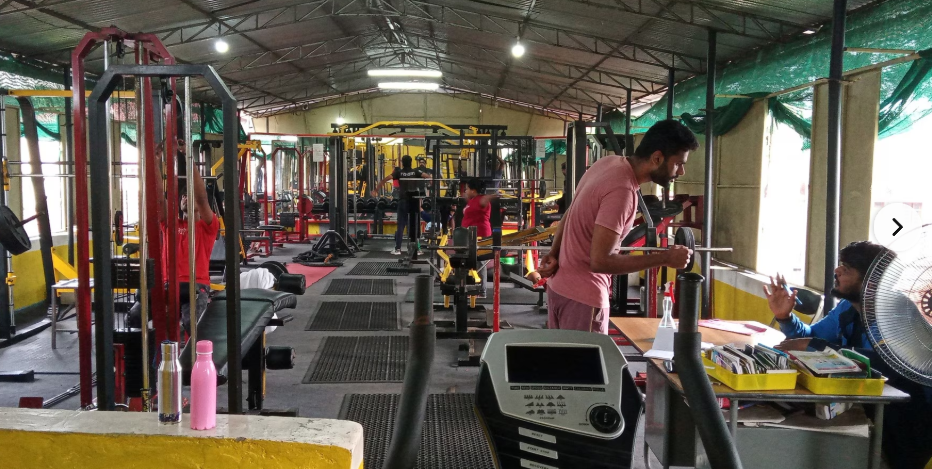World Gym & Health Club